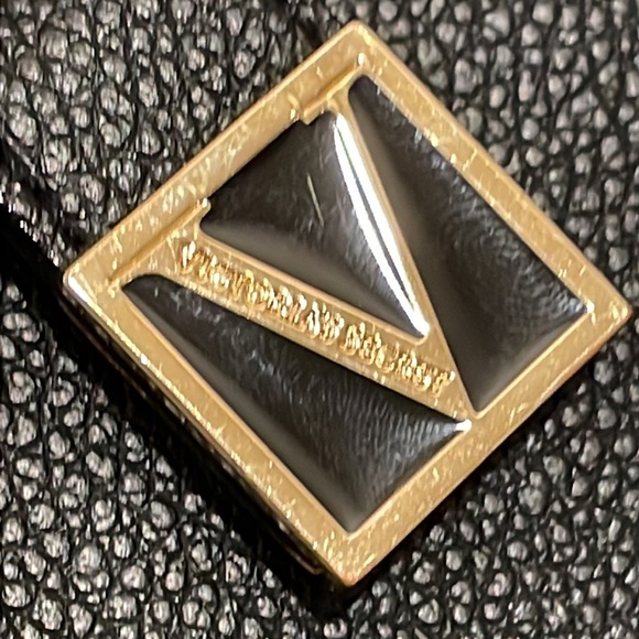 NWT- Victoria Secret Card holder - Picture 2 of 12